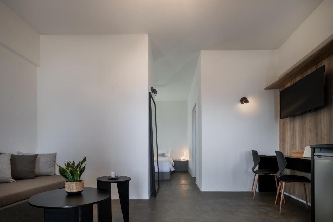 Colombos Beachfront Foinikiá 외부 사진