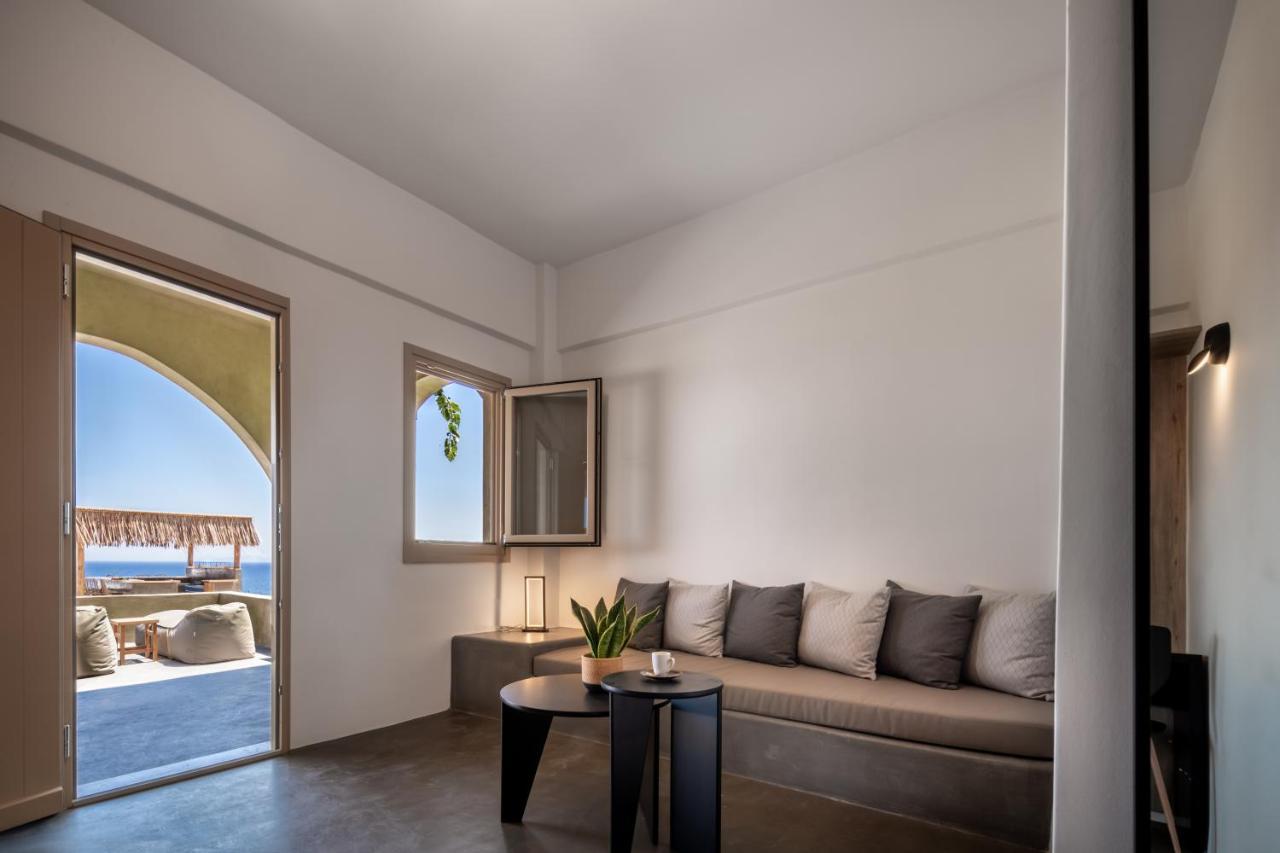 Colombos Beachfront Foinikiá 외부 사진
