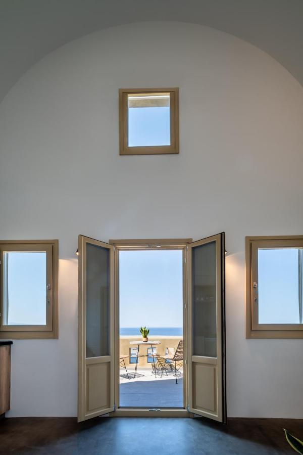 Colombos Beachfront Foinikiá 외부 사진