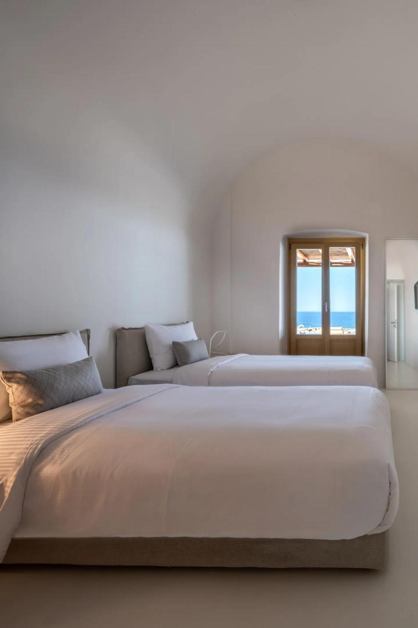 Colombos Beachfront Foinikiá 객실 사진