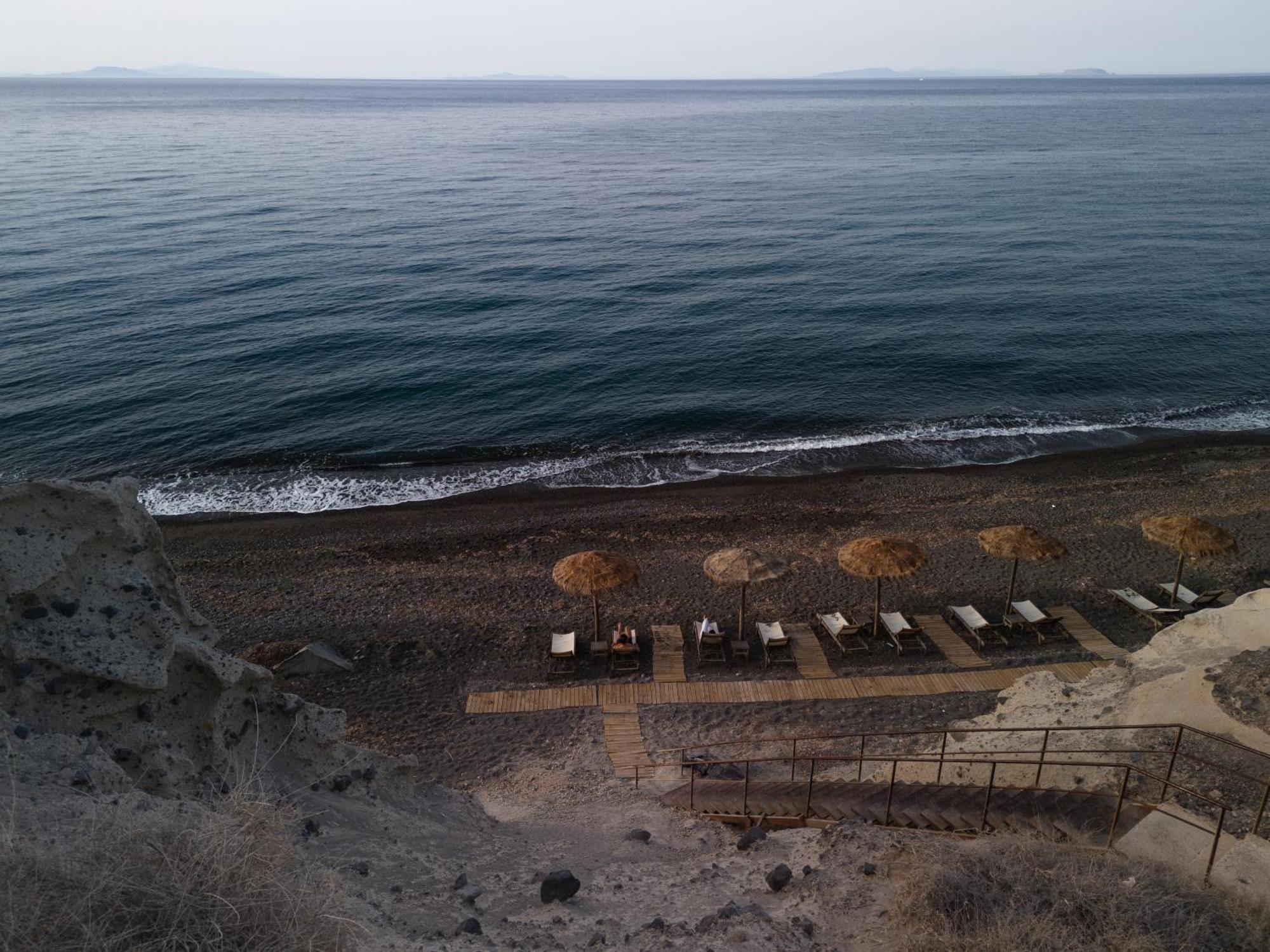 Colombos Beachfront Foinikiá 외부 사진
