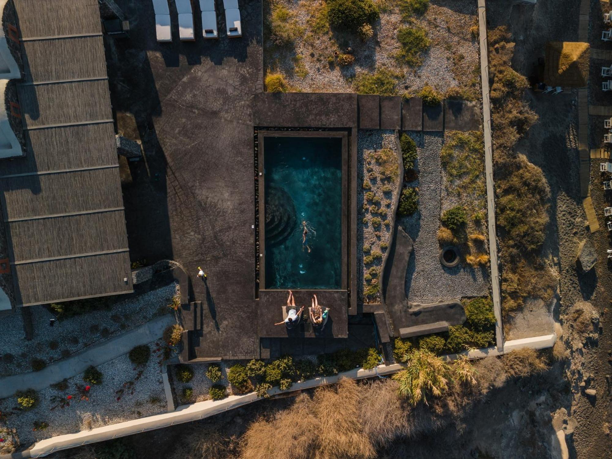 Colombos Beachfront Foinikiá 외부 사진